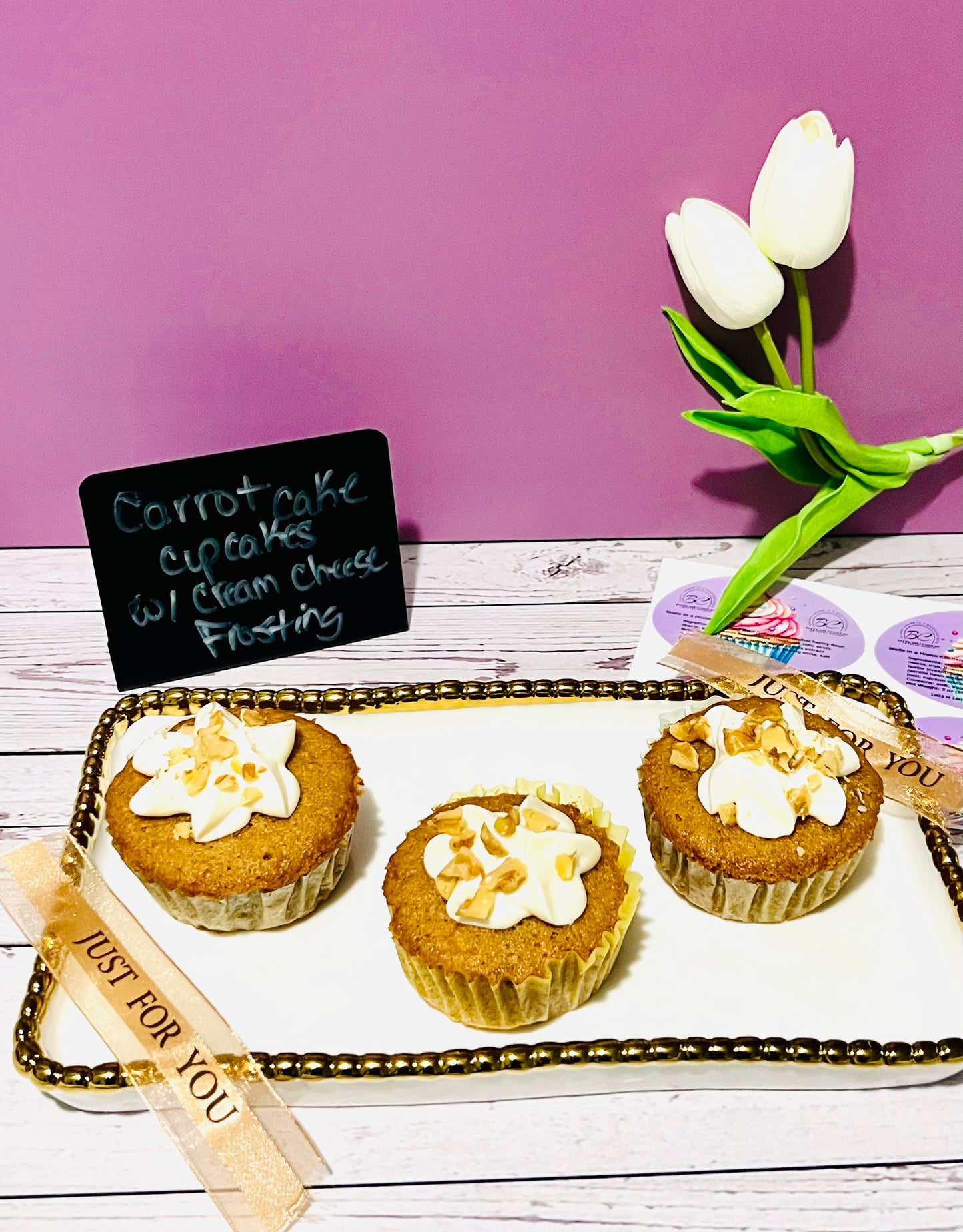 Assorted Flavor Specialty Cupcake 1-count